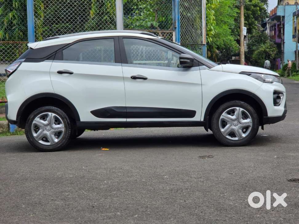 Tata Nexon 1.2 Revotron Xm (s), 2020, Petrol