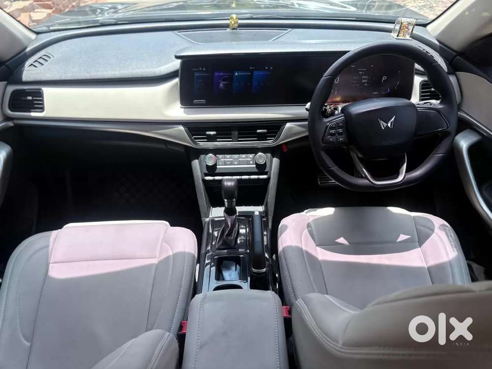 Mahindra Xuv700 2.2 Ax 3 Diesel At 5 Str, 2022, Diesel