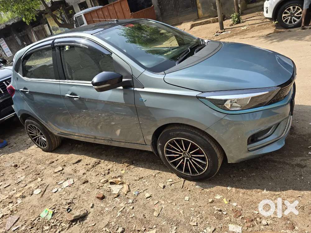 Extra Alloy Wheel Of 50000rs And New Tyres Installed At 45000km
