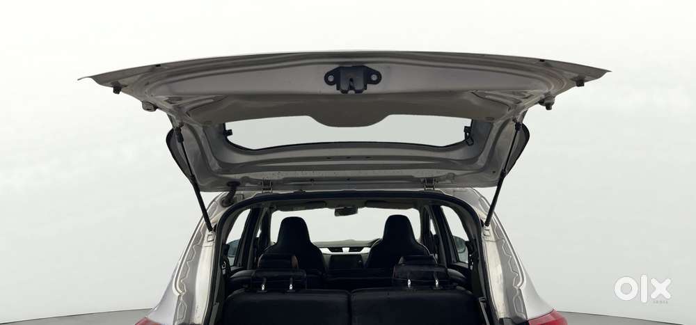 Renault Triber Rxz, 2020, Petrol