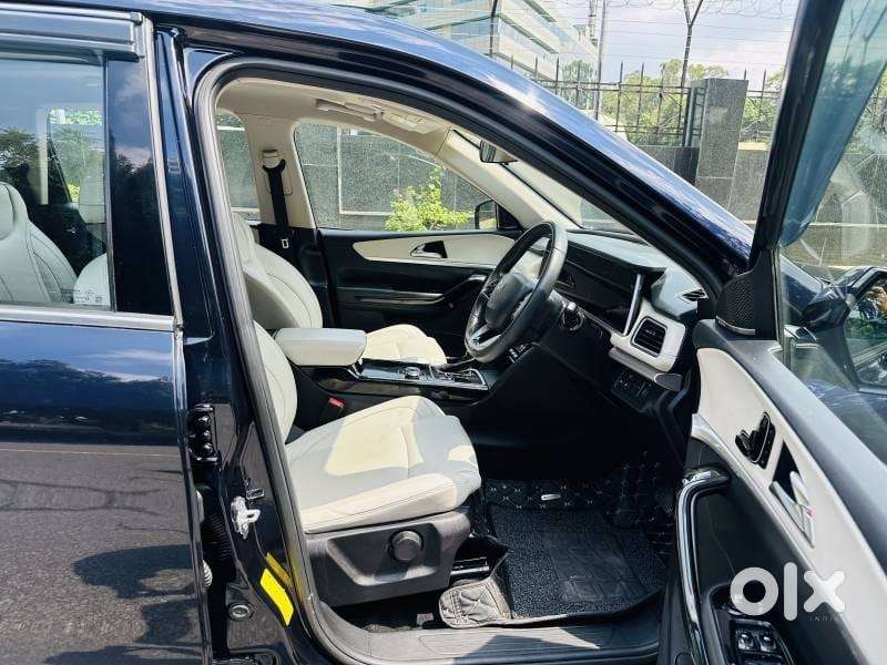 Mahindra Xuv700 2.2 Ax 7 Diesel At Str, 2023, Diesel