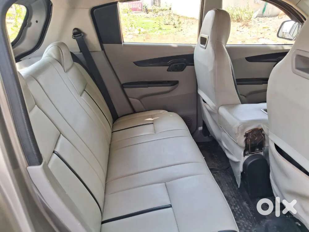 Mahindra Kuv K4 100 2019