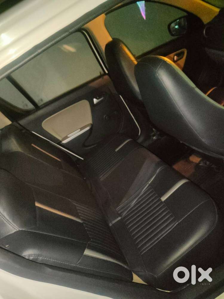 No Scratches, Central Lock, Leather Seats, Screen