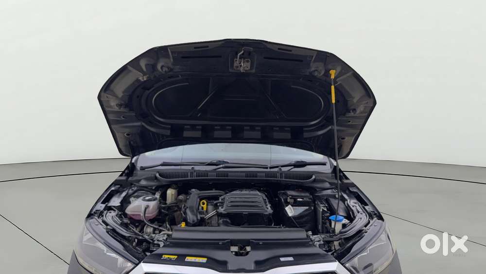 Skoda Slavia 1.0 Ambition Tsi At, 2023, Petrol