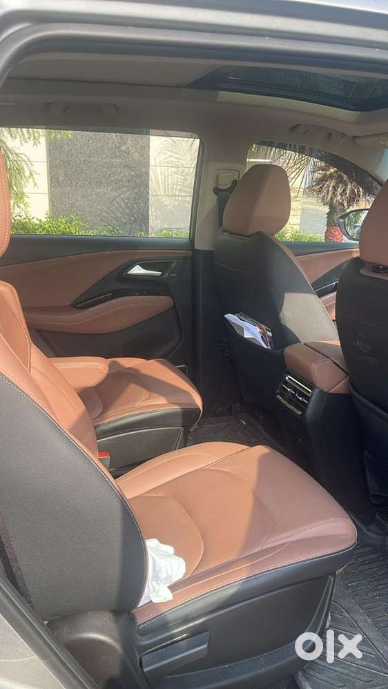Mg Hector Plus 2023 Sharp Petrol