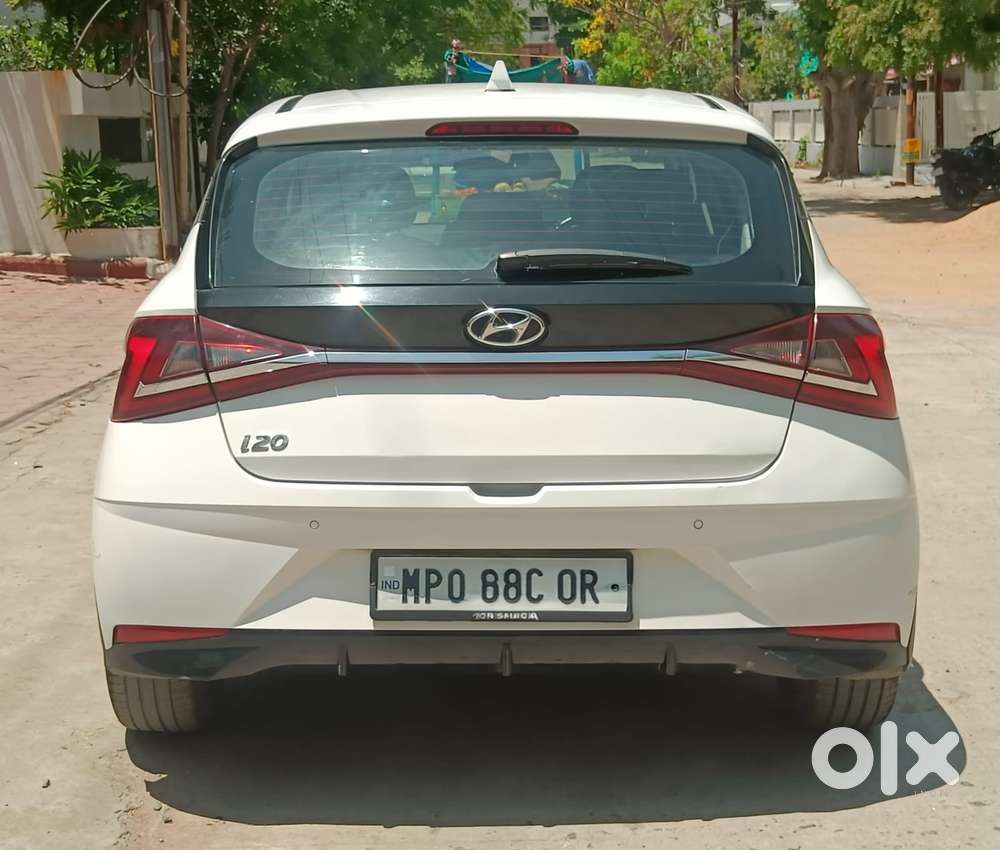 Hyundai I20 Asta (o) 1.2 Mt, 2023, Petrol