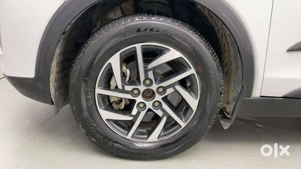 Mahindra Xuv300 W8 Option, 2023, Petrol