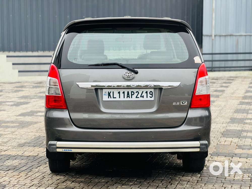 Toyota Innova 2.5 Vx 8 Str Bs-iii, 2012, Diesel