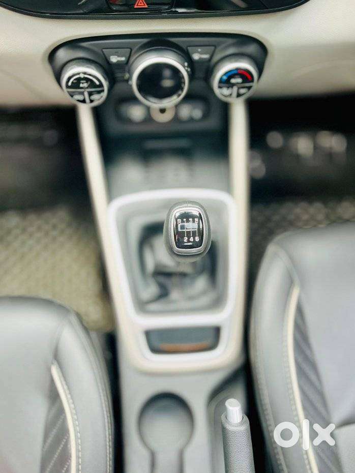 Hyundai Venue 1.0 Sx (o) Turbo Imt Dual Tone, 2022, Petrol
