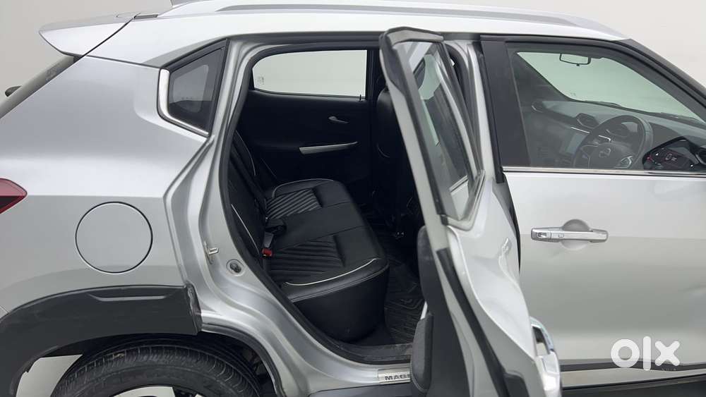 Nissan Magnite 1.0 Xv Premium, 2023, Petrol