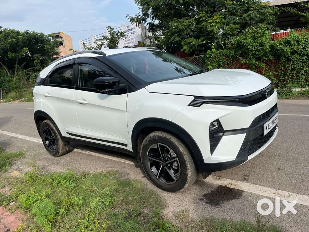Tata Nexon 1.2 Revotron Xt, 2025, Petrol