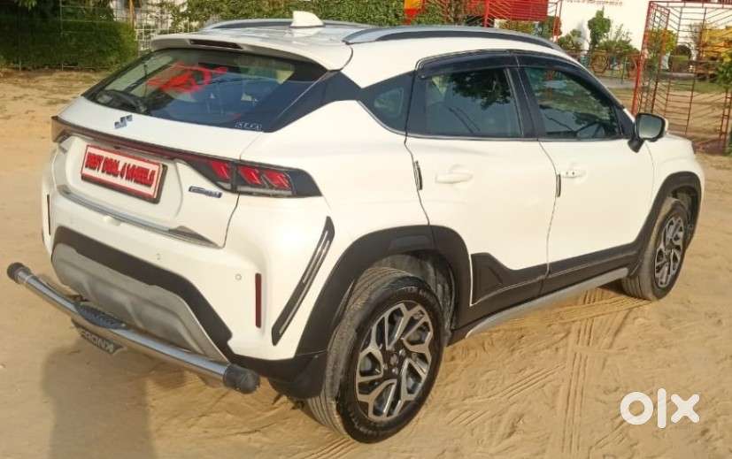 Maruti Suzuki Fronx Alpha 1.0l Turbo Mt Dual Tone, 2025, Petrol