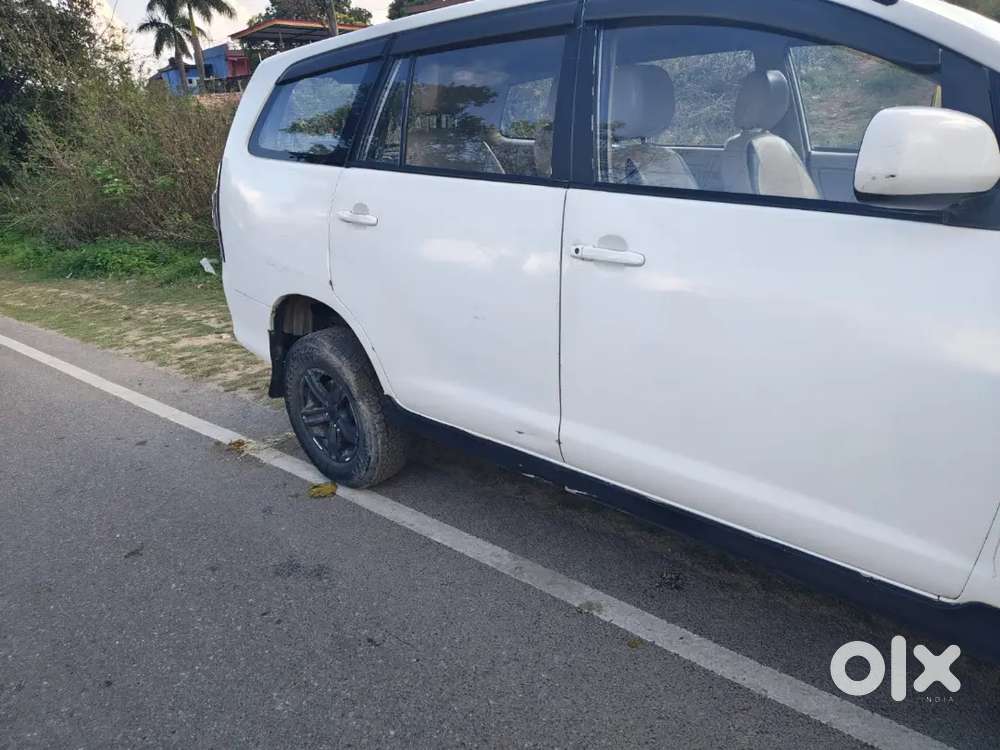 Toyota Innova 2011 Diesel Well Maintained