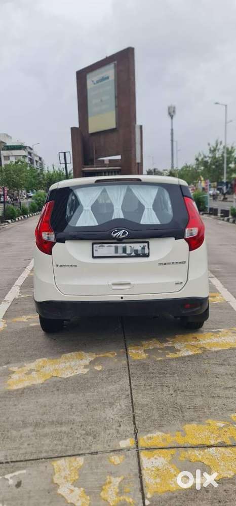 Mahindra Marazzo
