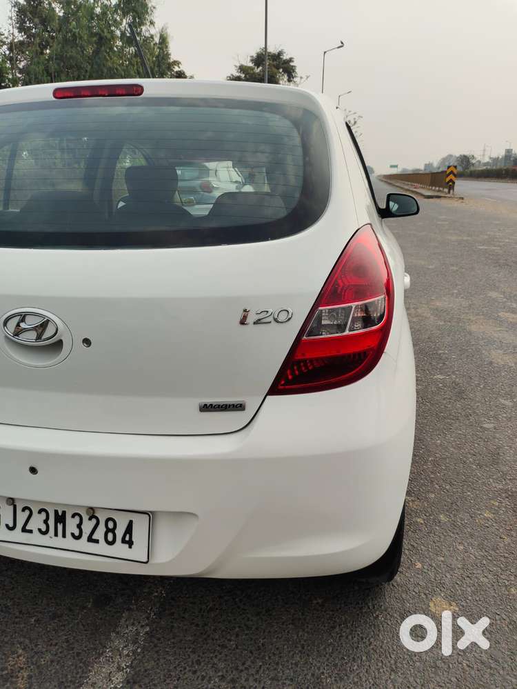 Hyundai I20 2012-2014 Magna Optional 1.2, 2012, Cng & Hybrids