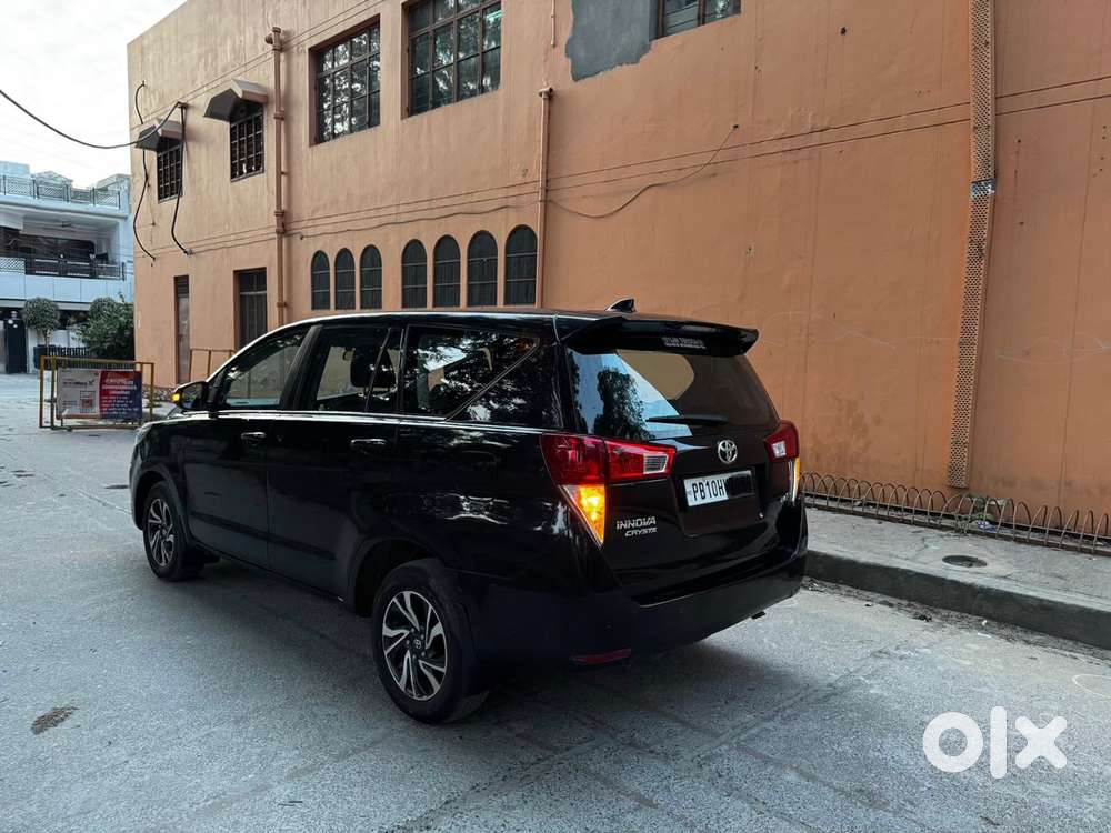 Toyota Innova Crysta 2.4 G Mt 7 Str, 2022, Diesel