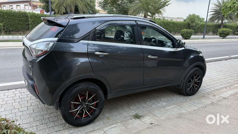 Tata Nexon 1.5 Revotorq Xma Plus (s) Amt, 2019, Diesel