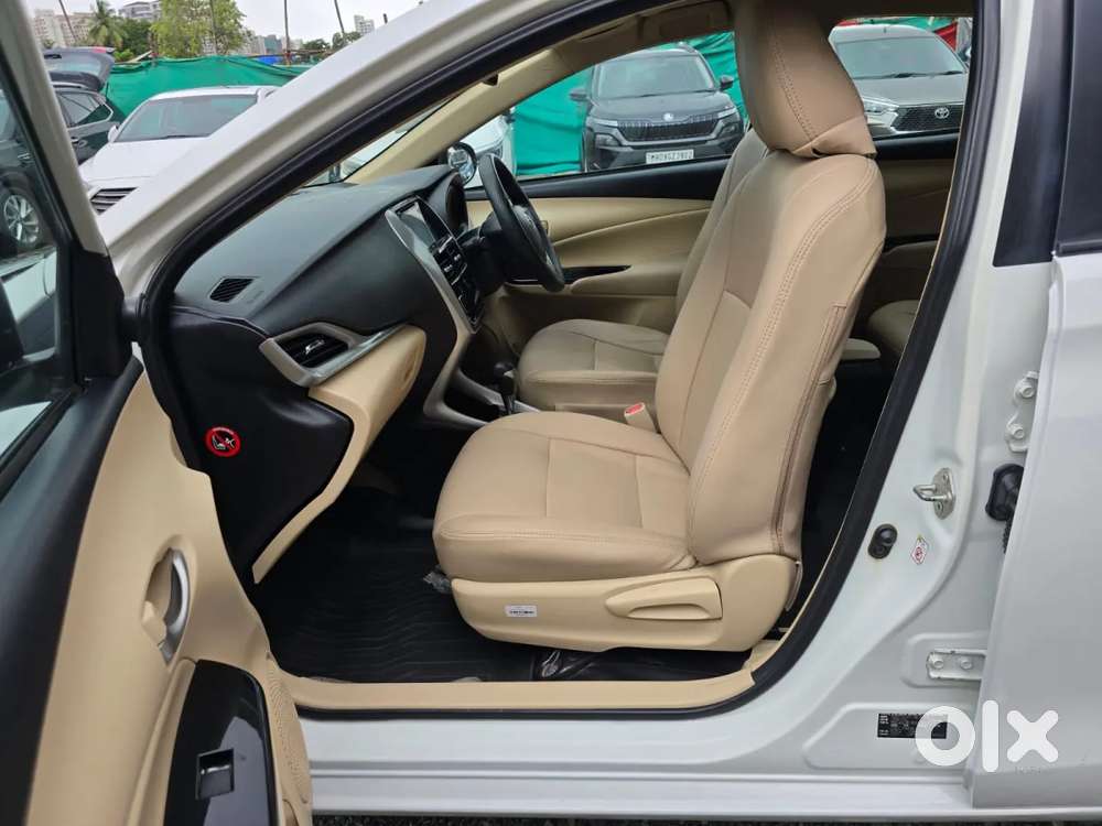Toyota Yaris V Cvt, 2018, Petrol