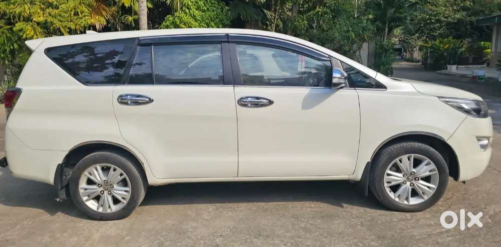 Toyota Innova Crysta 2.8z 2016