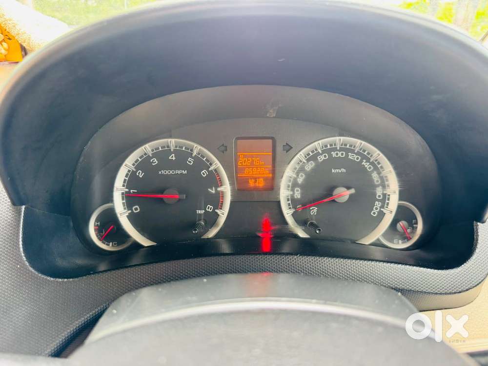 Maruti Suzuki Swift Dzire Vxi Optional, 2013, Petrol