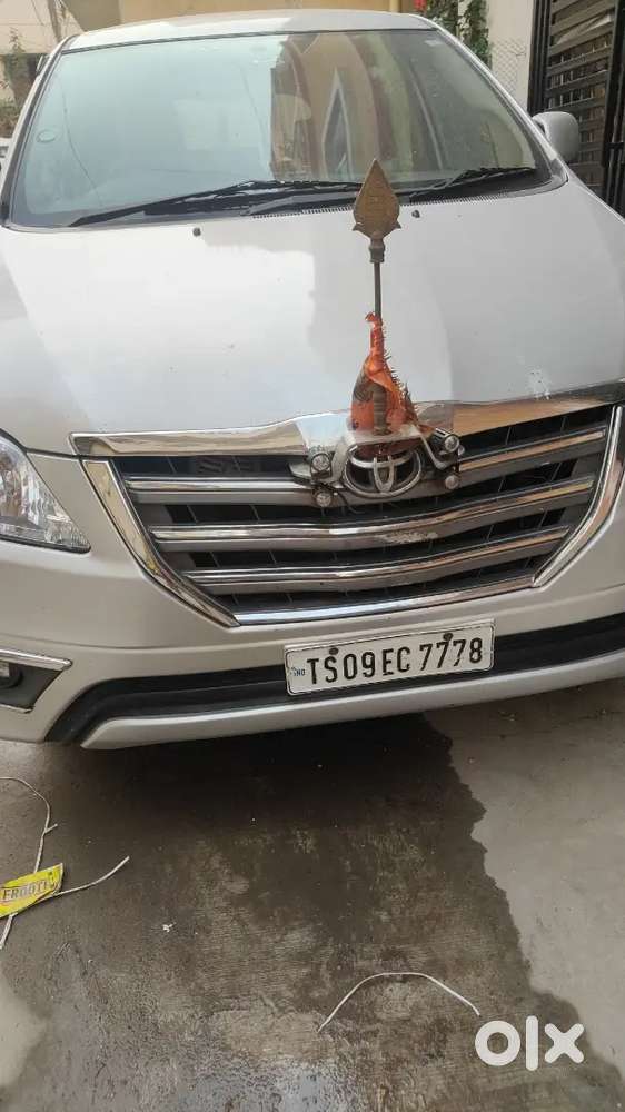 Toyota Innova 2014 Diesel 260000 Km Driven