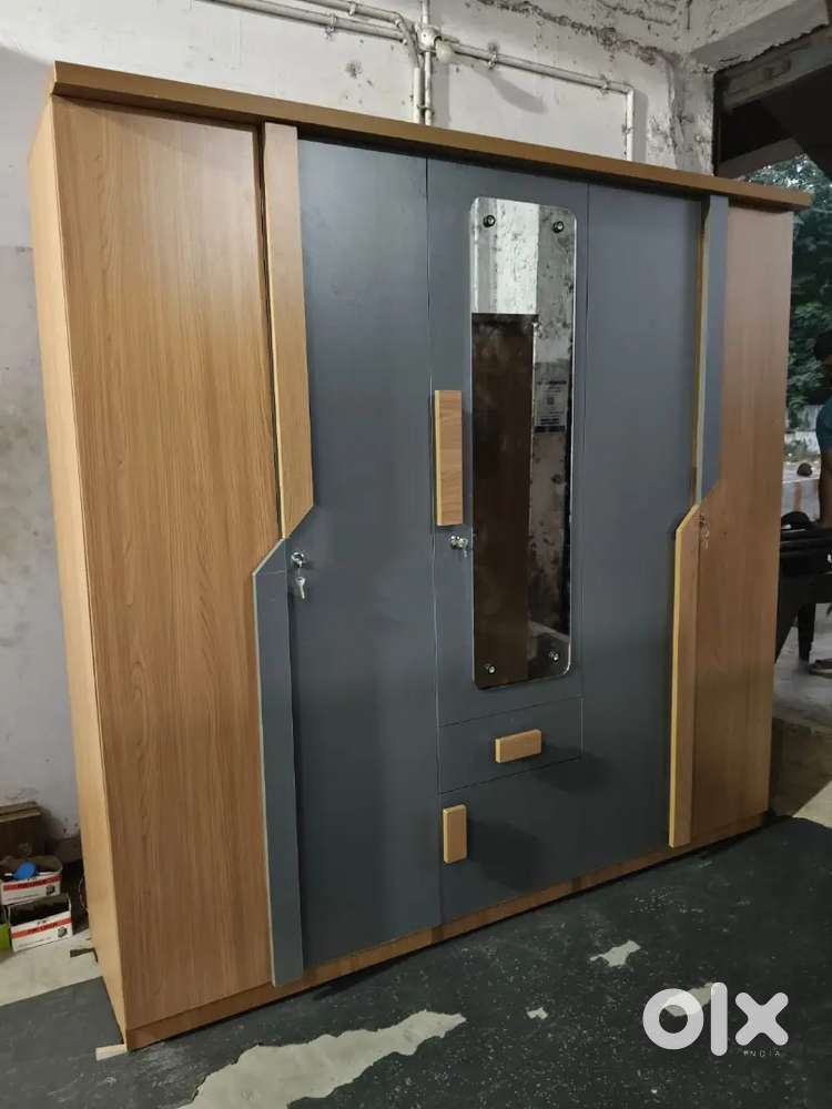 5 door cupboard...