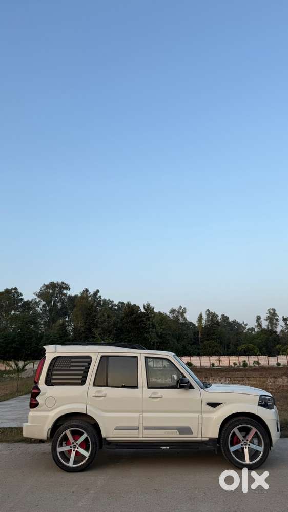 Mahindra Scorpio Classic 2023