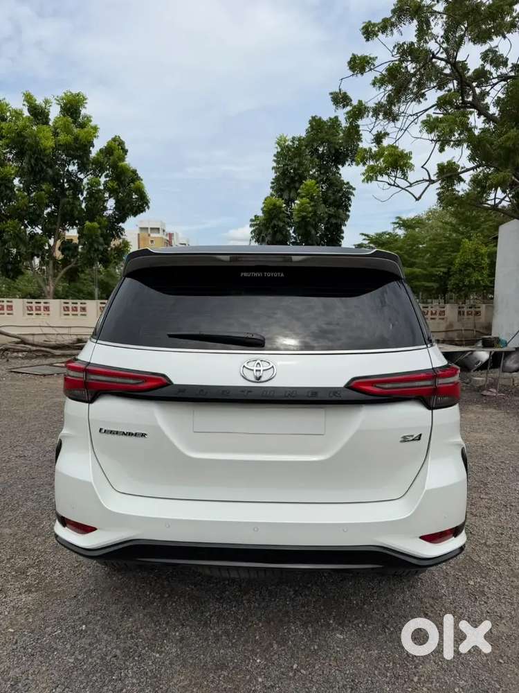 Toyota Fortuner Legender 2023