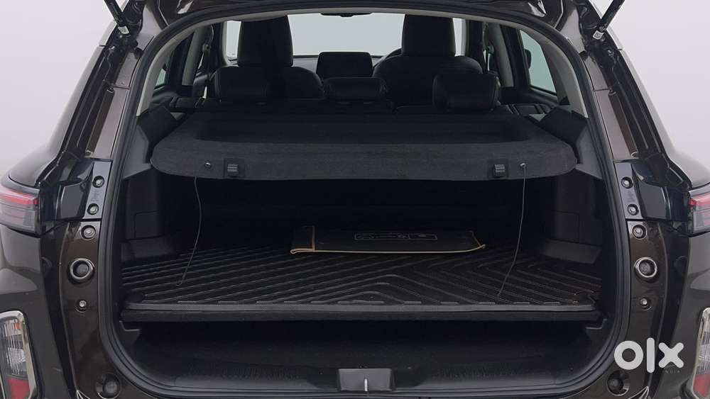 Maruti Suzuki Grand Vitara 1.5 Alpha Plus Intelligent Hybrid Ecvt, 2..