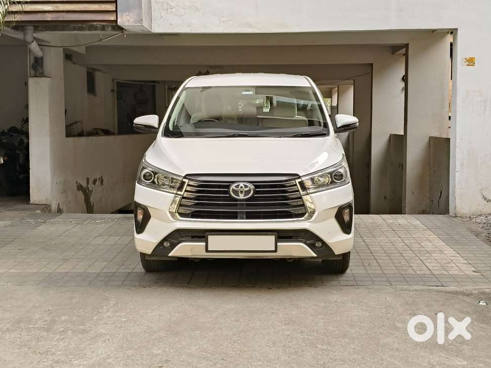 Toyota Innova Crysta [2020-ongoing] 2.4 Vx 8 Str, 2022, Diesel