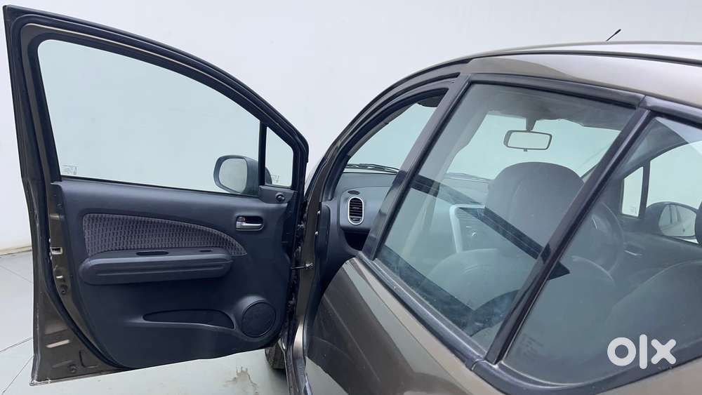 Maruti Suzuki Ritz Vxi, 2014, Petrol