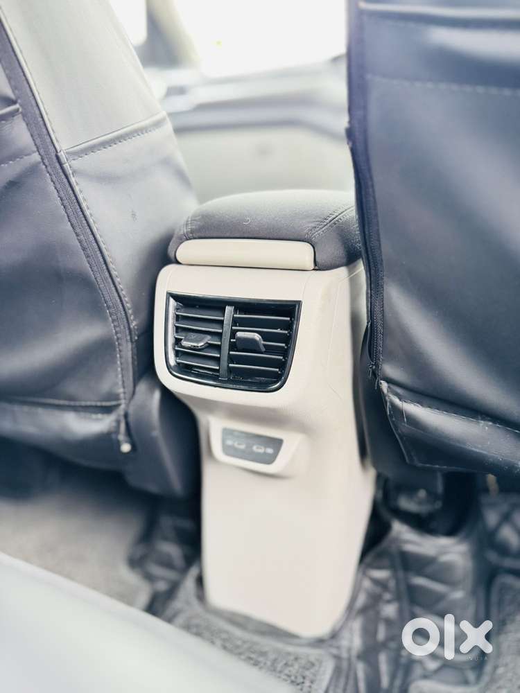 Volkswagen Taigun 1.0 Tsi Highline At, 2022, Petrol