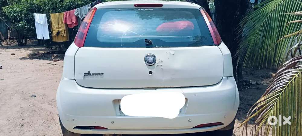 Fiat Punto 2012 Diesel 80000 Km Driven
