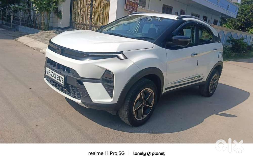 Tata Nexon Creative + Sunroof Petrol Automatic