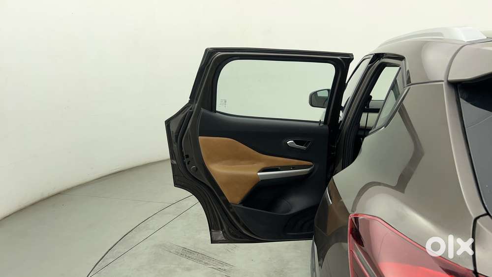 Nissan Magnite 1.0 Xv Turbo Cvt, 2023, Petrol