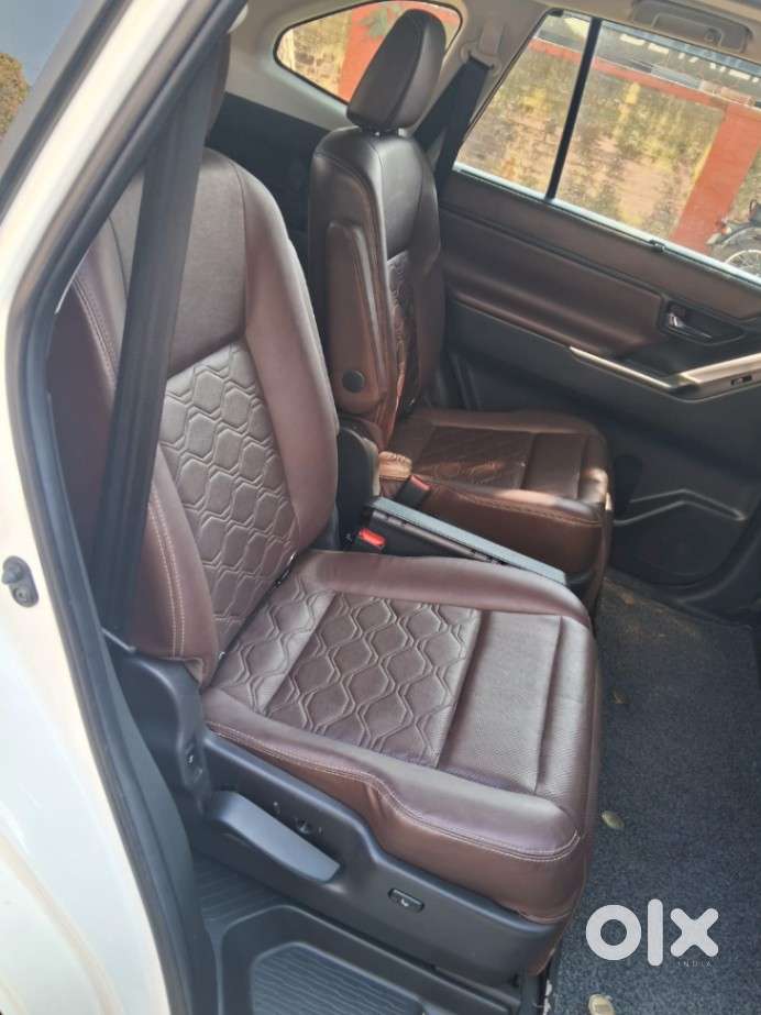 Toyota Innova Hycross 2.0 Zx Hybrid 7 Str, 2023, Petrol