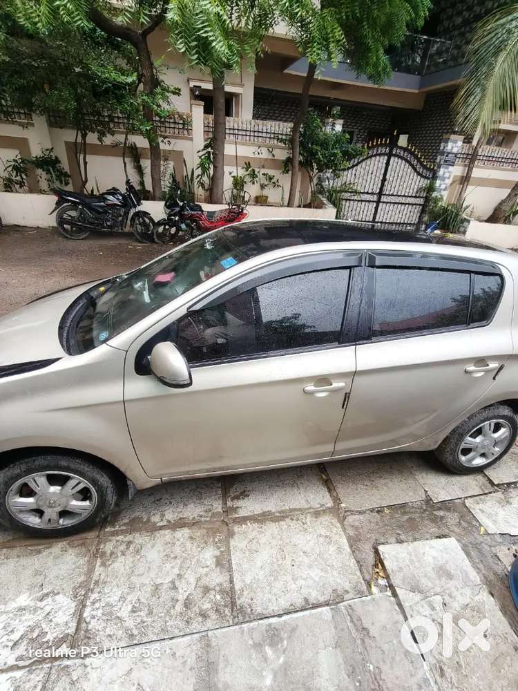 Model 2011 Automatic Petrol
