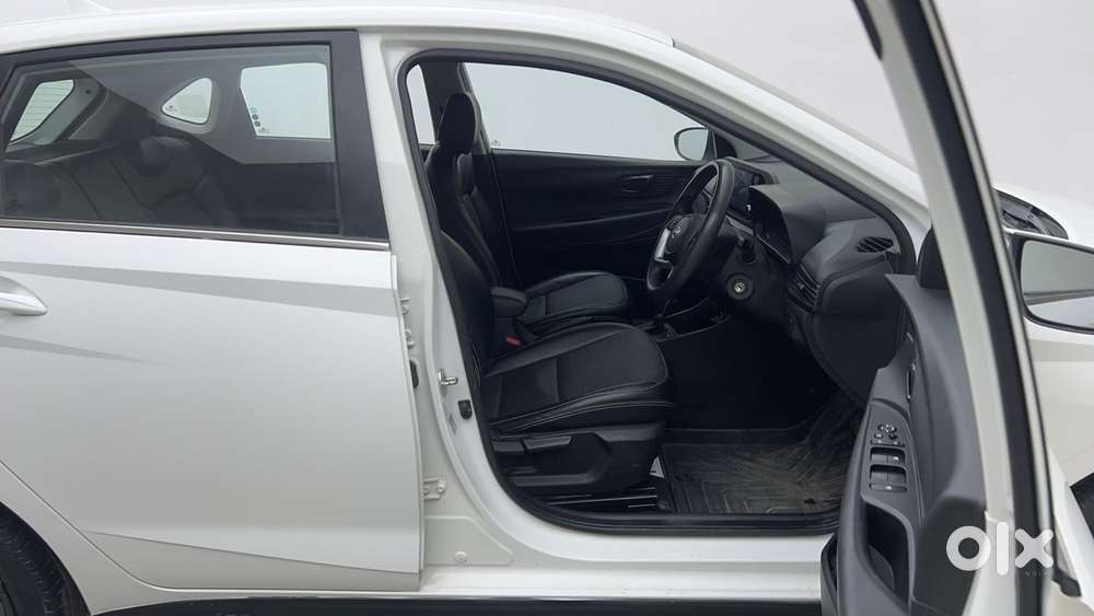 Hyundai I20 Sportz 1.2 Ivt, 2023, Petrol