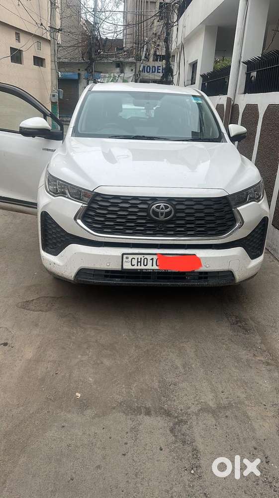 Toyota Innova Hycross 2.0 Vx Hybrid 7 Str, 2023, Petrol