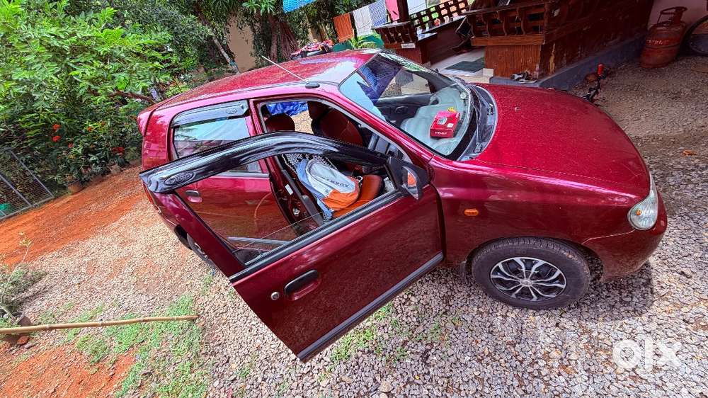 3 Cylinder / 47.0 Horse Power / Boday Type Saloon