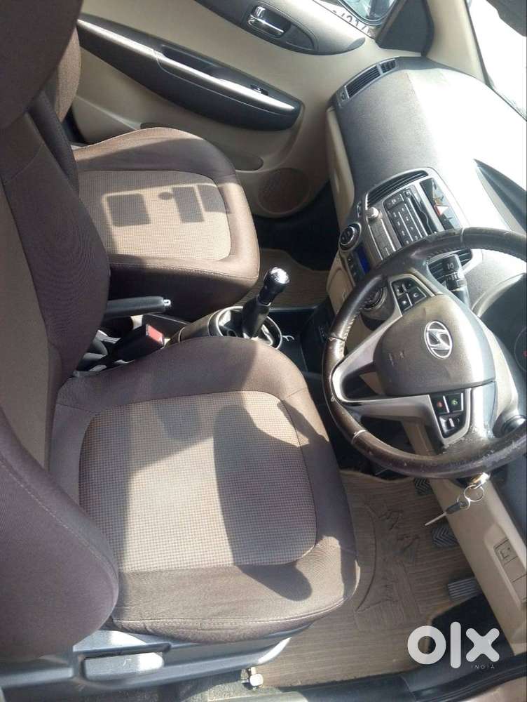 Hyundai I20 Sportz 2013 Petrol Well Maintained