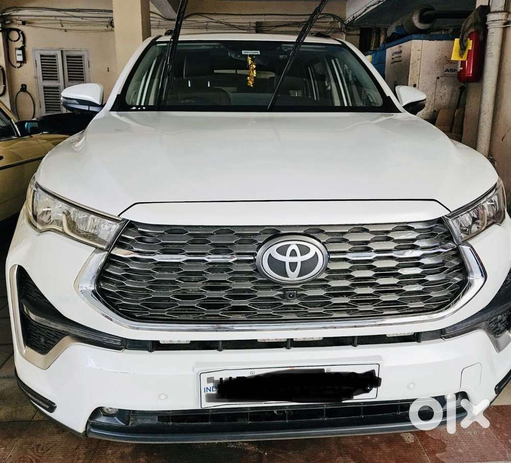 Toyota Innova Hycross 2.0 Zx Hybrid 7 Str, 2024, Petrol