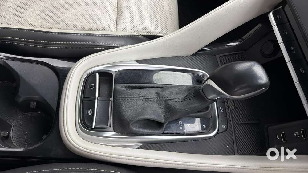 Mg Astor 1.5 Sharp(o) Cvt Ivory, 2024, Petrol