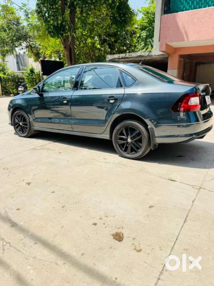 Skoda Rapid 1.0 Ambition Tsi At, 2022, Petrol