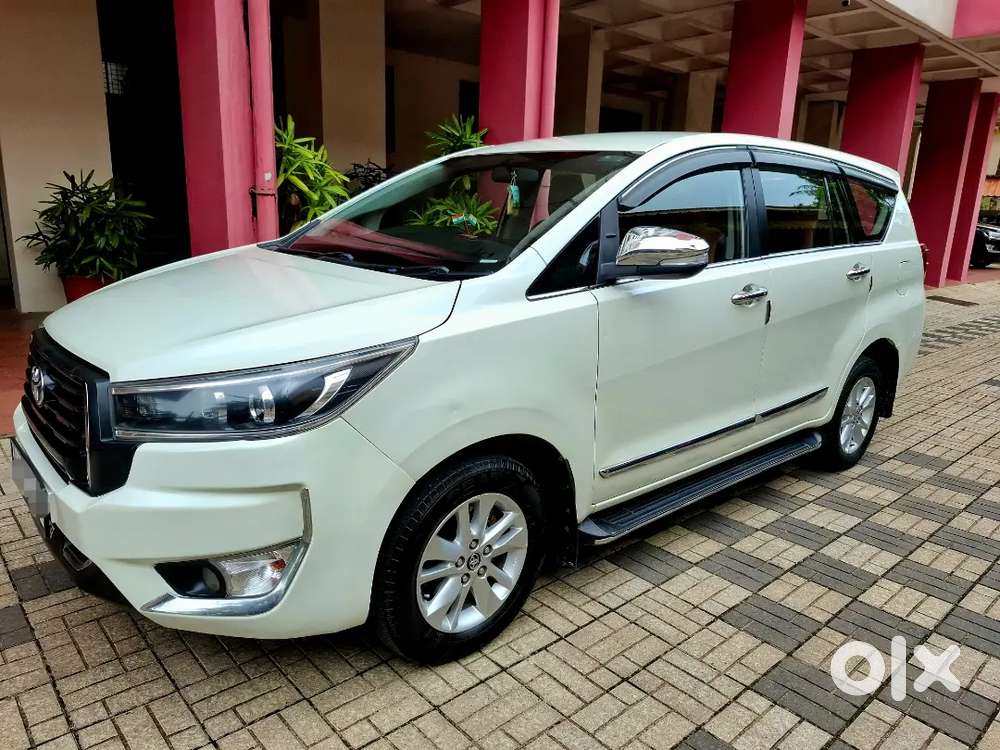Toyota Innova Crysta 2.4 V Manual 2017 8 Seater