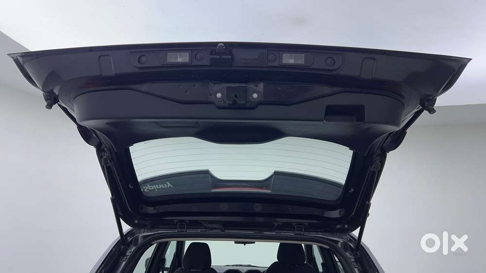 Nissan Magnite 1.0 Xv Premium, 2023, Petrol