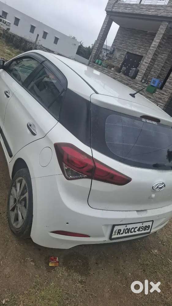 बहोत अछि कंडीशनर में है चारो टायर नए है गाडी मे कोई कमी नही है