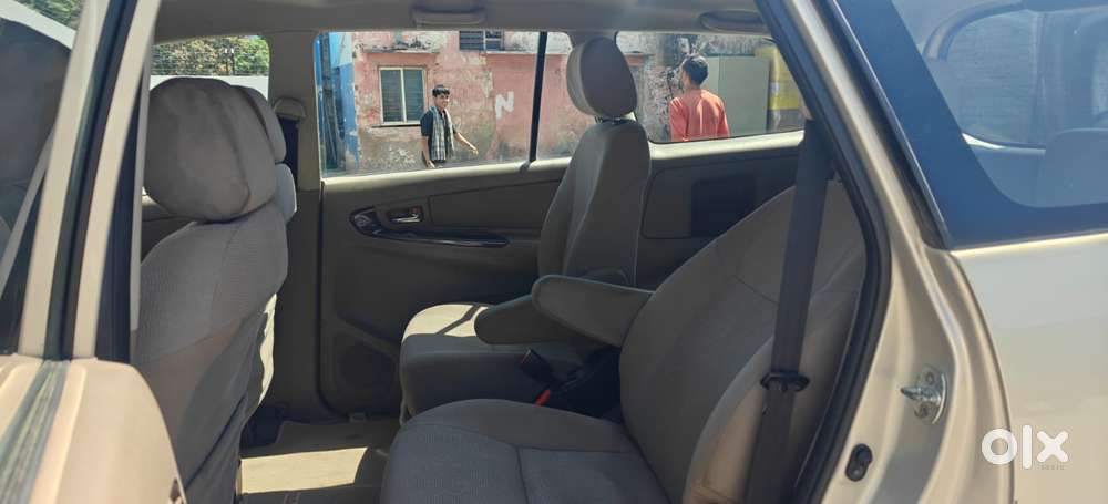 Toyota Innova 2.5 Vx 7 Str Bs-iii, 2015, Diesel