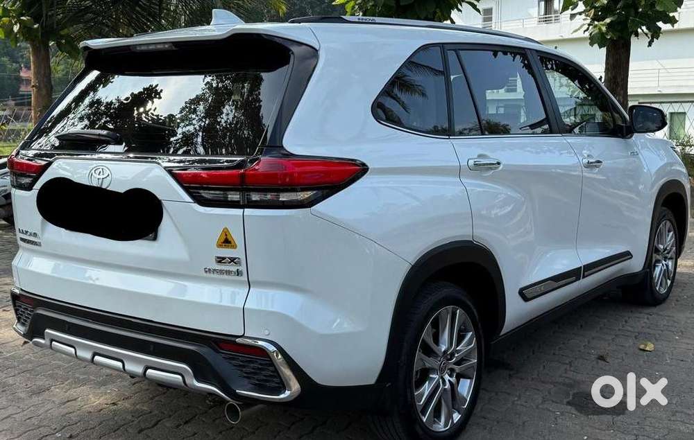 Toyota Innova Hycross 2.0 Zx (o) Hybrid 7 Str, 2023, Diesel