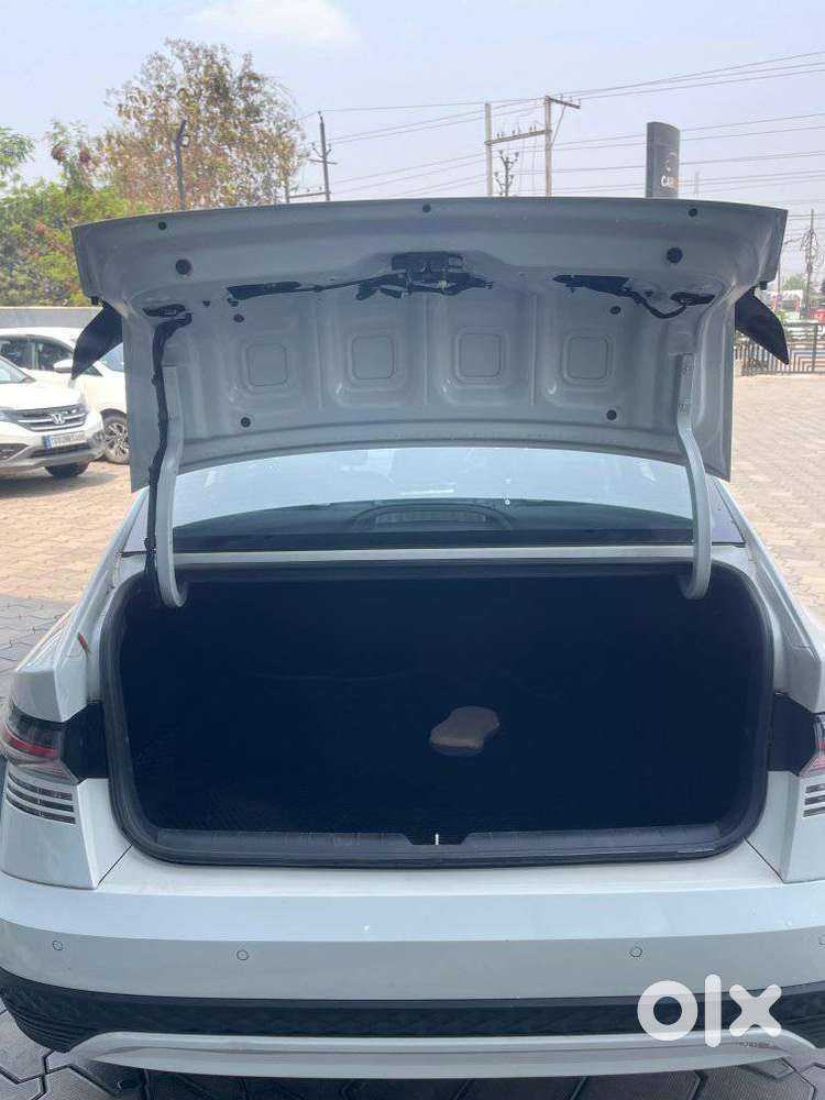 Hyundai Verna 1.5 Sx (o) Ivt, 2025, Petrol